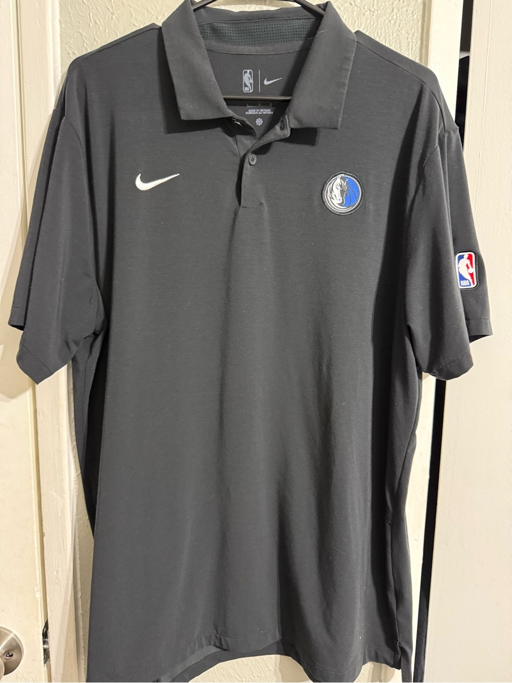 NBA Menβs Black Dallas Mavericks Polo by Nike